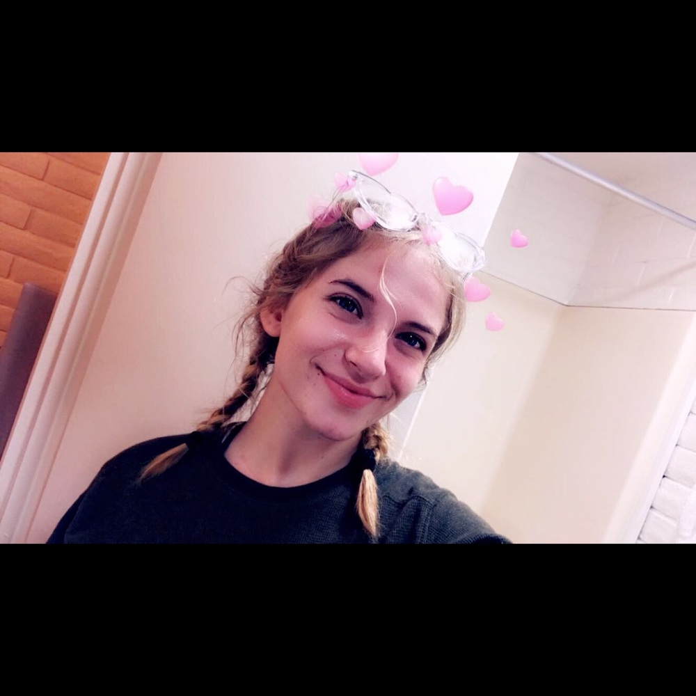 Meet your Posher, Brooke